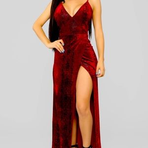 Jaylynn Velvet Maxi Dress - Burgundy